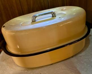Enamelware roasting pan