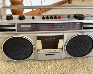 Sanyo AM/FM/cassette boombox
