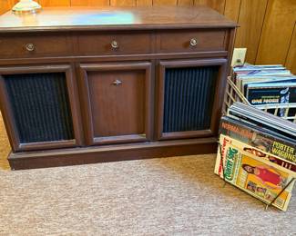 MCM Delmonico Solid State stereo cabinet with turntable, 8-track player and AM/FM radio