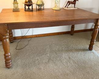 Antique spindle leg dining table