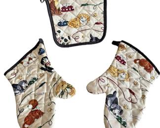 NEW Kay Dee Dog Design Oven Mitt Set