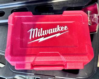 Milwaukee drill bit boring set