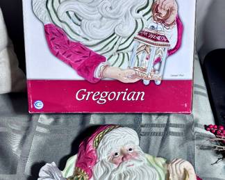 Fits in Floyd Santa Plate