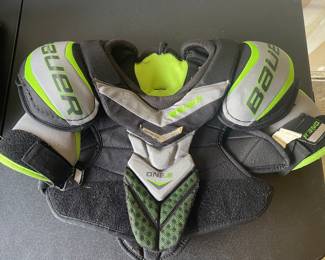 Bauer Supreme One.6 Hockey Shoulder Pads.