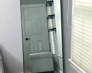 Standing floor mirror