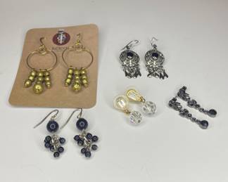 Dangle pierced earrings