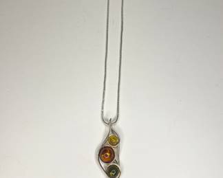 Sterling silver chain & pendant necklace