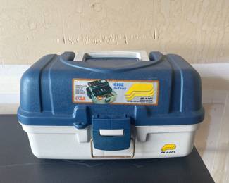Fishing tackle box