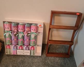 WALL SHELF, CHRISTMAS FUN