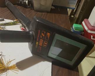 Bottom Line Fishin' Buddy II
Sidefinder Sonar Fish Finder with a mounting clamp.