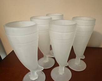 Tiara Indiana Glass Frosted Horn Pilsner Beer
Glasses.
