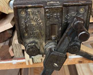 Vintage Columbian Vise & Mfg. Co. bench vise,