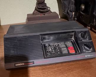 Vintage Uniden Bearcat 210XLT 40 Channel Radio Scanning System.