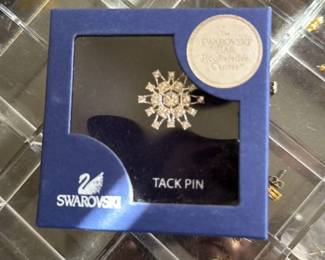 Swarovski Star Rockefeller Center Tack Pin