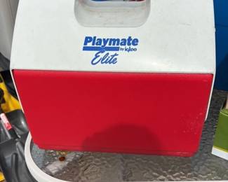 Igloo Playmate Elite Cooler 