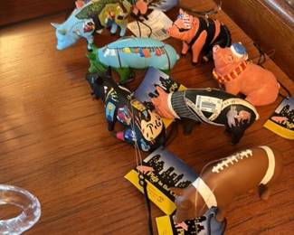 Pigs in the City Figurines 