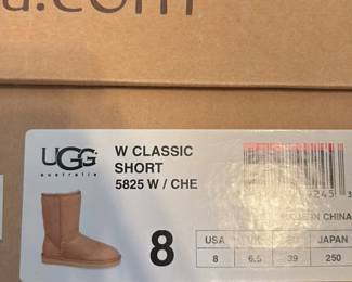 UGG Women's Classic Short Boots 