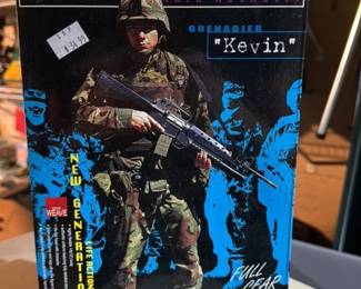 Screaming Eagle 101st Airborne "Kevin" Grenadier 