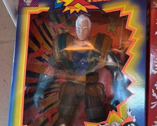 Toy Biz X-Men "Cable" Deluxe Edition 10" Action Figure 