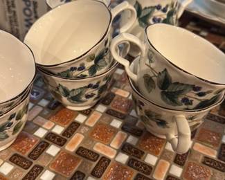 Nikko Tableware "Blackberry" China Set 