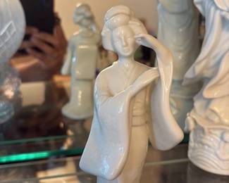 Vintage Porcelain Figurine of a Woman 