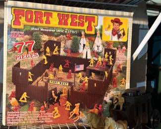 Fort West 77 Piece Playset 