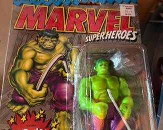 Marvel Super Heroes The Incredible Hulk "Crushing Arm" Action Figure 