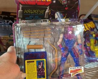 Marvel Comics Hawkeye with Bow and Arrow Arsenal Action Figure 