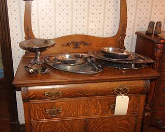 Quartersawn Oak Washstand