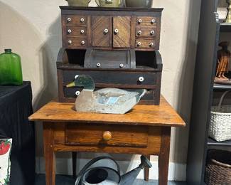Country One drawer stand, Duck Decoy, Southern Face Jug
