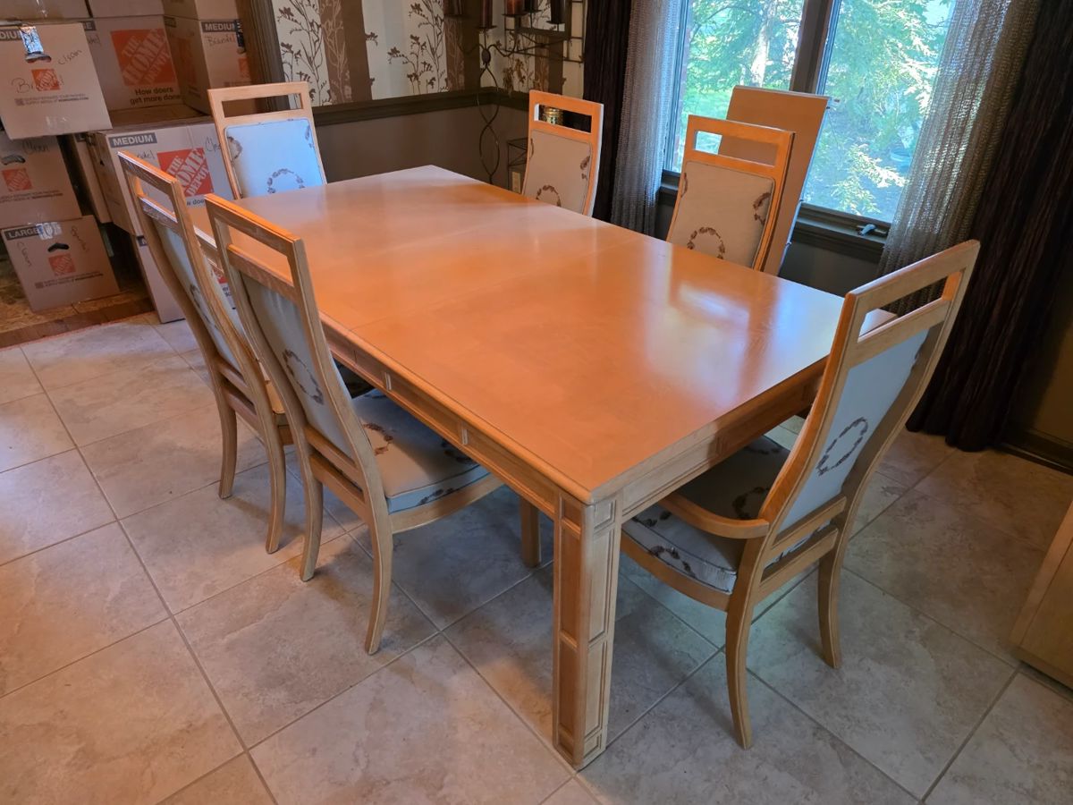 Beautiful Stanley Furniture dining room set!