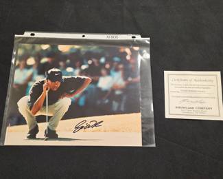 Tiger Woods autographed 8x10