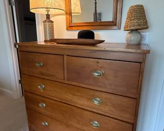 Lots of great chests & mirrors