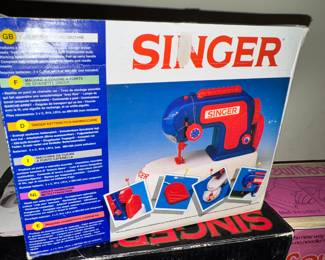 Singer Sewing Machine 