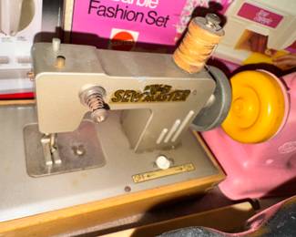 KAYanEE  Sew Master machine
