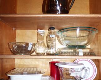 Pyrex Bowls, Casserole Dished, Pampered Chef Batter Bowl with Lid