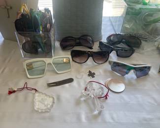 SUNGLASSES,