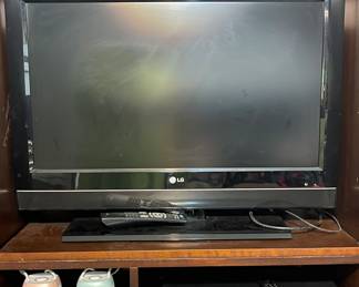 LG TELEVISION, PIONEER CD PLAYER