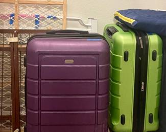 LUGGAGE, BABY GATES