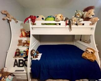 BUNK BED WITH QUEEN ON BOTTON AND STAIRS, STUFFED ANIMALS