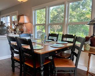 SOLID WOOD DINING TABLE WITH LEAF AND 6 CHAIRS