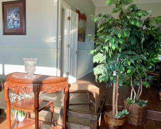 ACCENT TABLE, FAUX PLANTS
