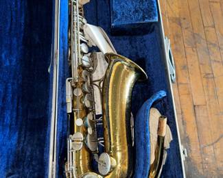 SAXAPHONE