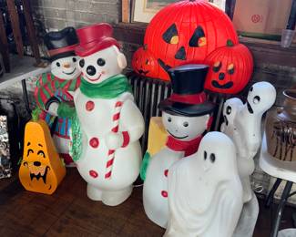 HALLOWEEN AND CHRISTMAS BLOWMOLDS