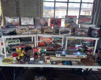 MODEL CAR ITEMS