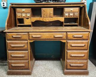 1051.Vintage rolltop desk