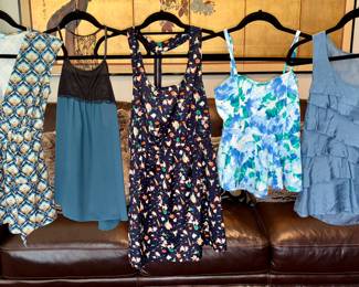 Ladies Tops Small / Medium 4-6