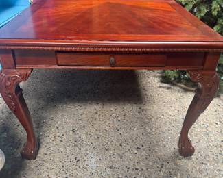 Dining table 3’x5’ with 2 leafs