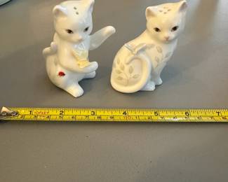 R95 - $10. Lenox Butterfly Meadow Salt & Pepper Shakers. 