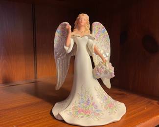 R40 - $20. Lenox "Rose of Heaven" Sculpture. 